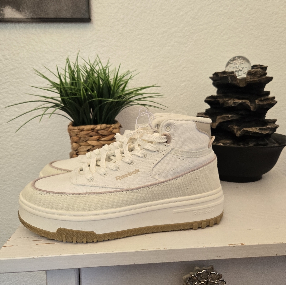 New!!! Reebok Women's Cream High-Top Sneakers Size 7.5